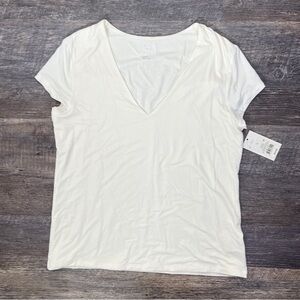 NWT A New Day cream V-neck double layered T-shirt top size large L B142